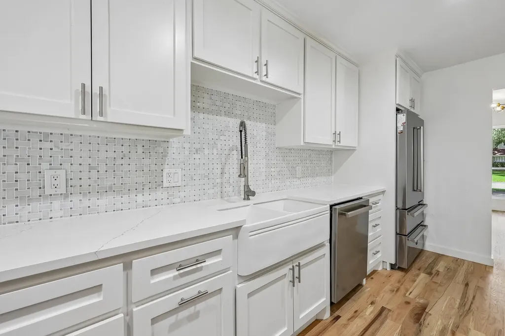 4326 Mendenhall Drive Dallas TX 75244