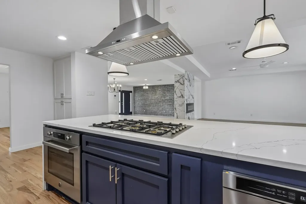 4326 Mendenhall Drive Dallas TX 75244