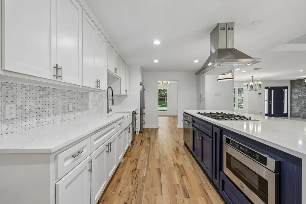 4326 Mendenhall Drive Dallas TX 75244