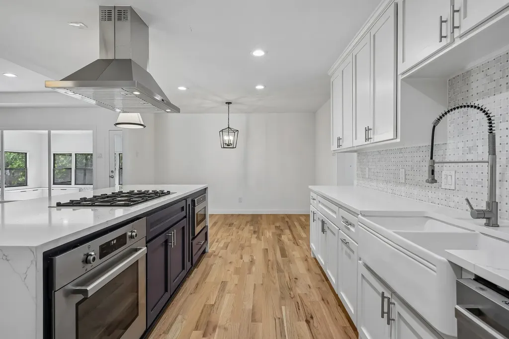 4326 Mendenhall Drive Dallas TX 75244