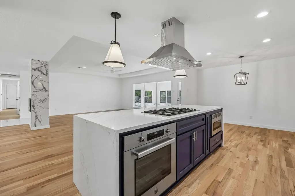 4326 Mendenhall Drive Dallas TX 75244