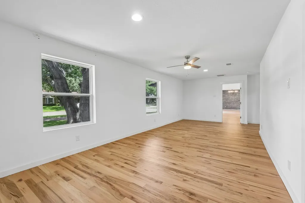 4326 Mendenhall Drive Dallas TX 75244