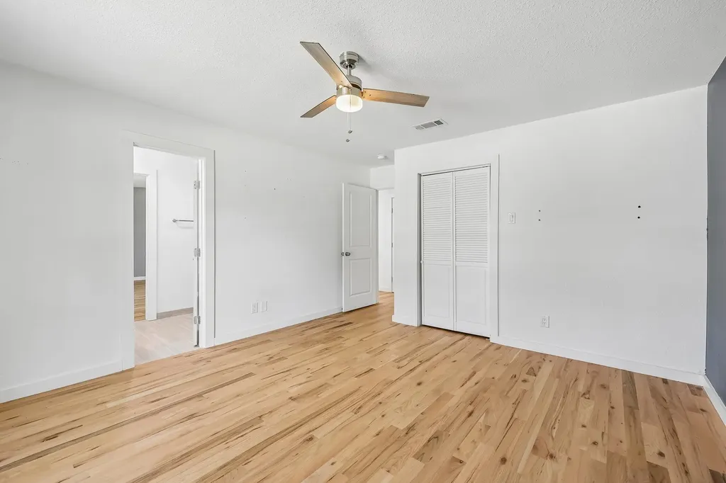 4326 Mendenhall Drive Dallas TX 75244