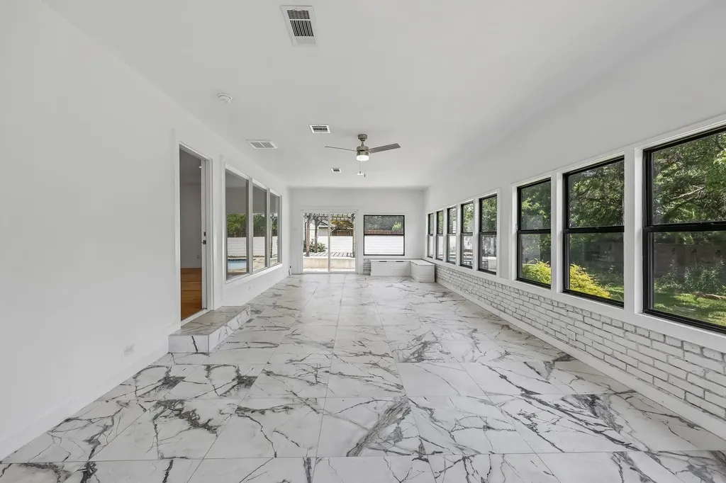 4326 Mendenhall Drive Dallas TX 75244