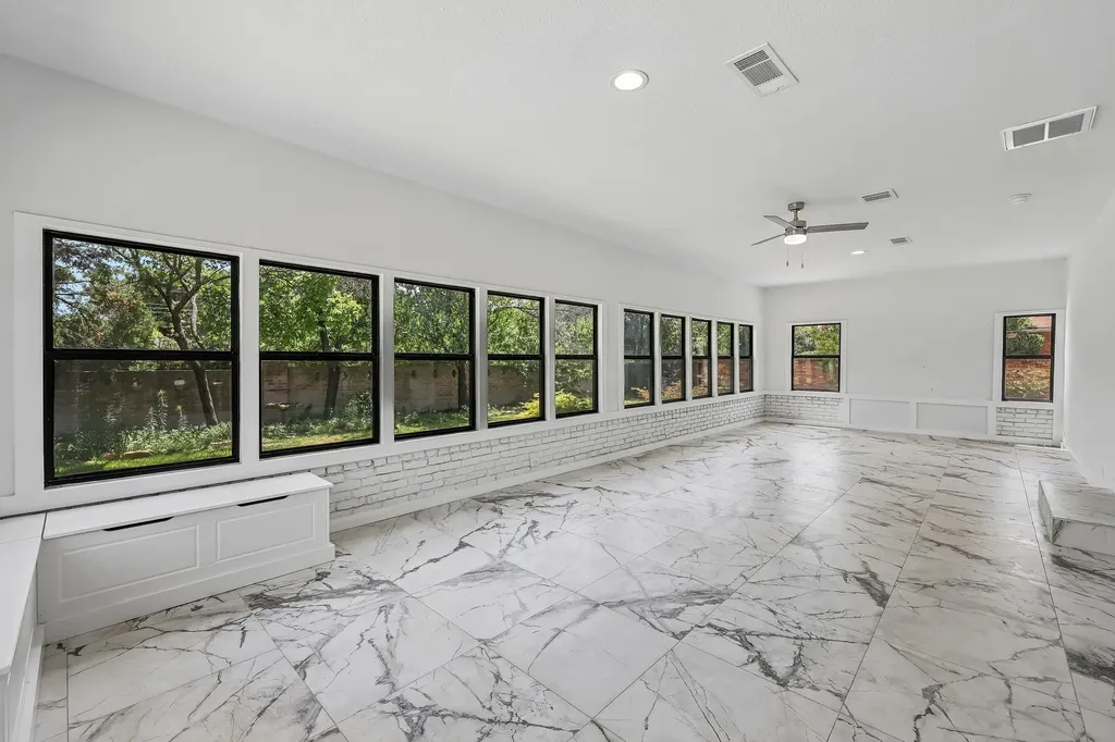 4326 Mendenhall Drive Dallas TX 75244