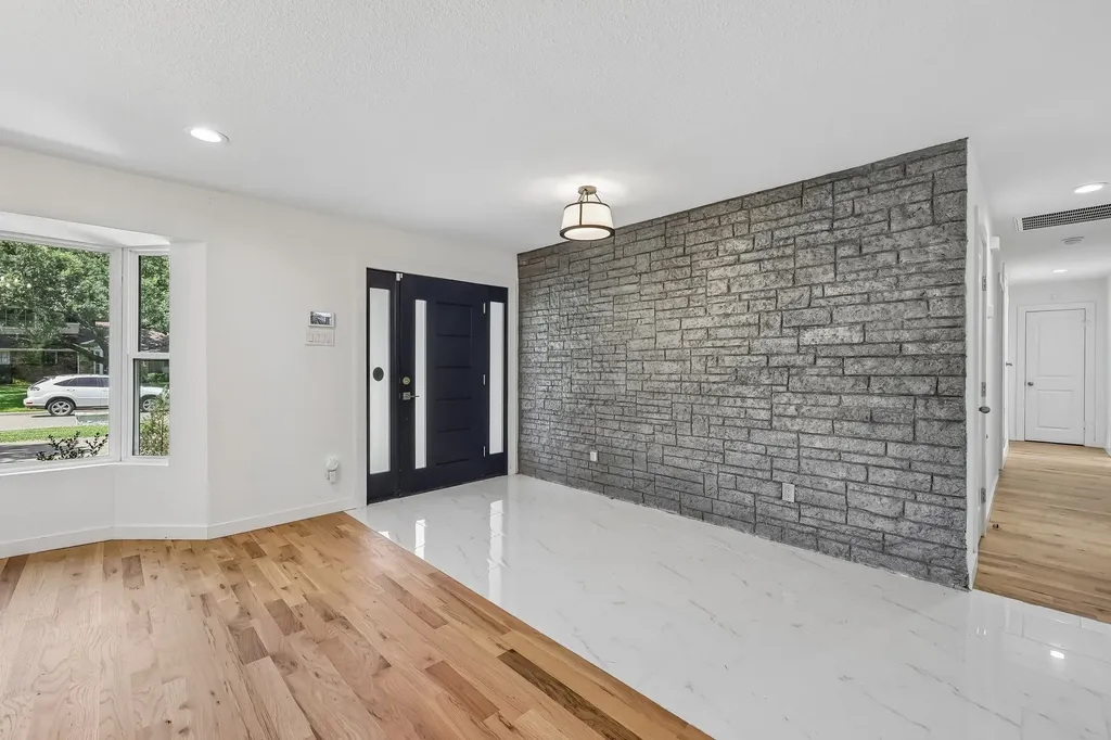 4326 Mendenhall Drive Dallas TX 75244