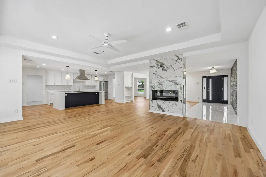 4326 Mendenhall Drive Dallas TX 75244