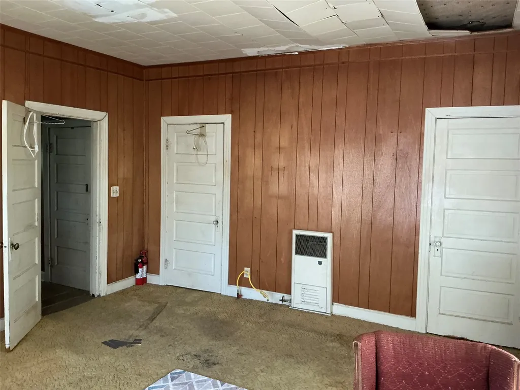 300 E Grand Avenue Comanche TX 76442