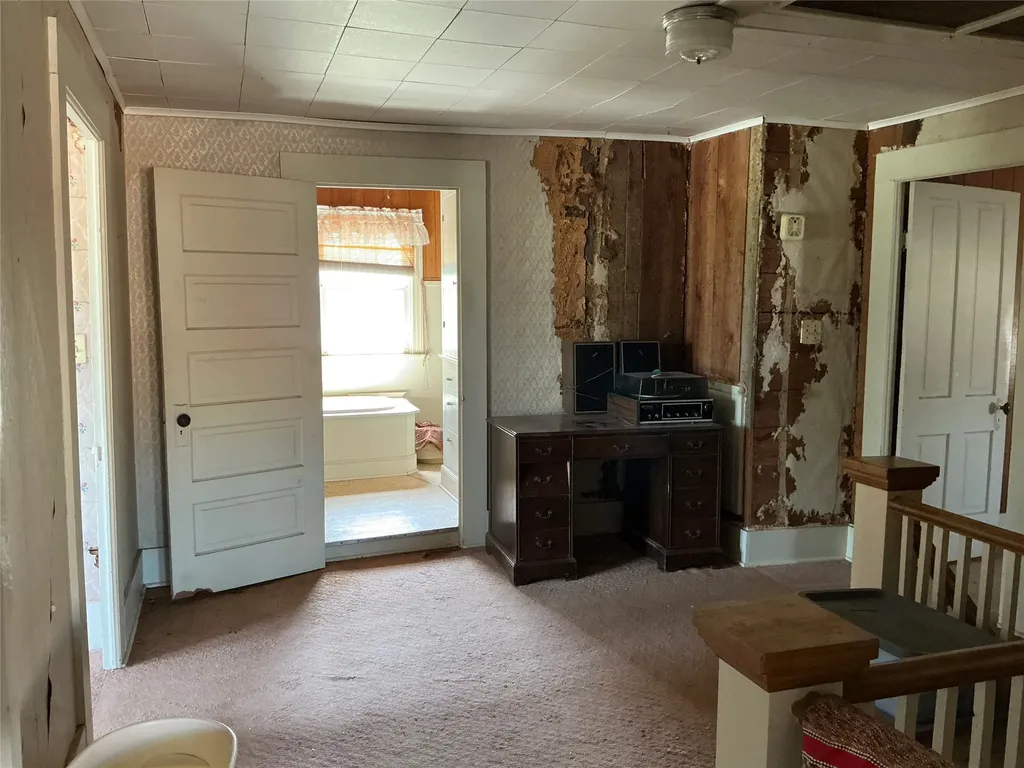 300 E Grand Avenue Comanche TX 76442