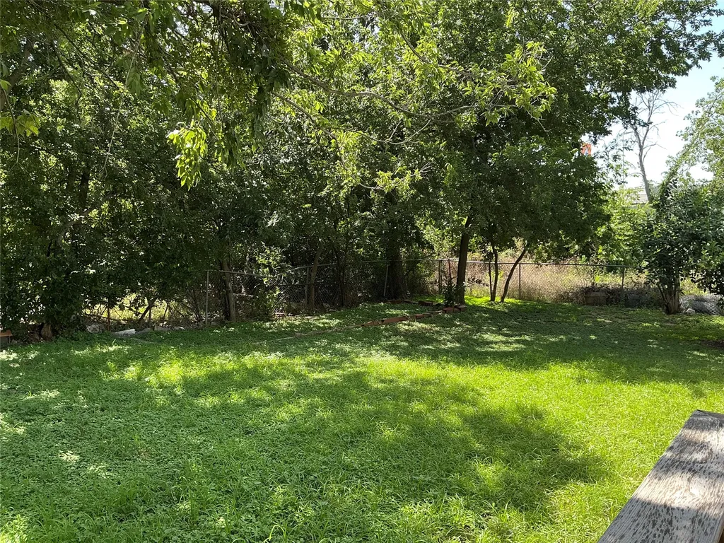300 E Grand Avenue Comanche TX 76442
