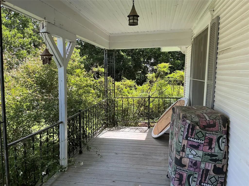 300 E Grand Avenue Comanche TX 76442