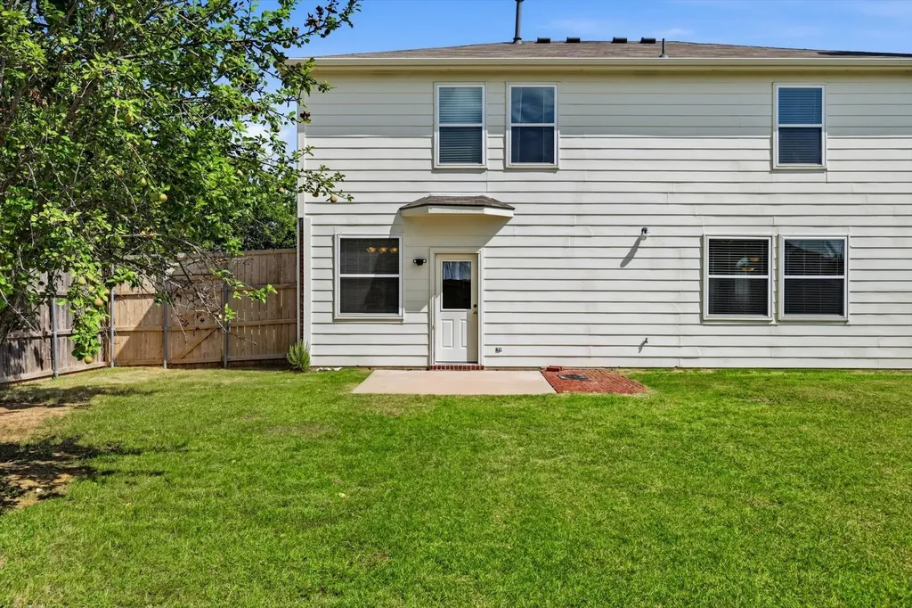 8012 Clear River Lane Denton TX 76210