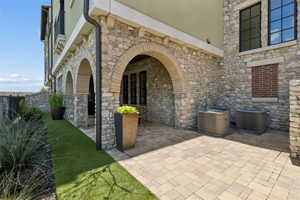 16 Comillas Drive Westlake TX 76262