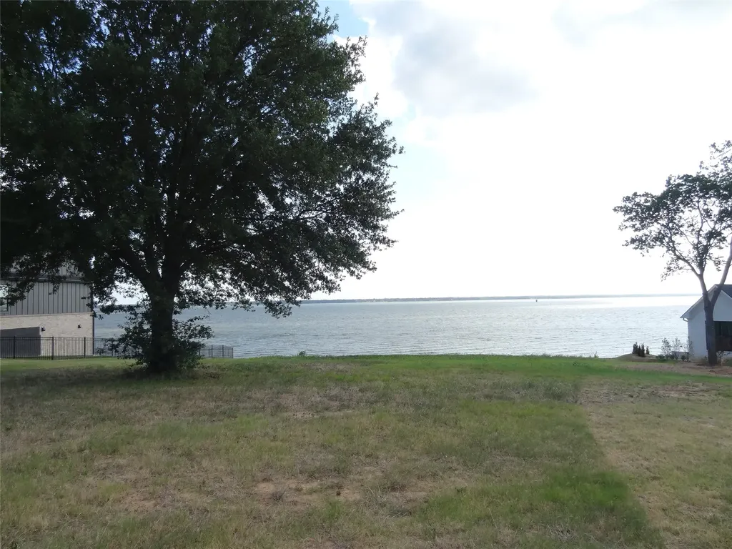 1548 Shoreline Drive Mabank TX 75143
