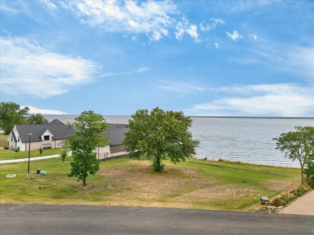 1548 Shoreline Drive Mabank TX 75143
