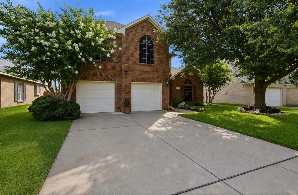 328 Tioga Street Burleson TX 76028