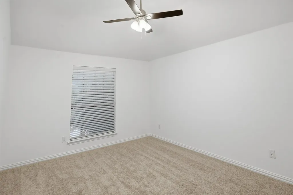 328 Tioga Street Burleson TX 76028