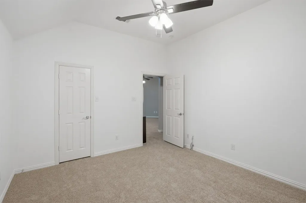 328 Tioga Street Burleson TX 76028