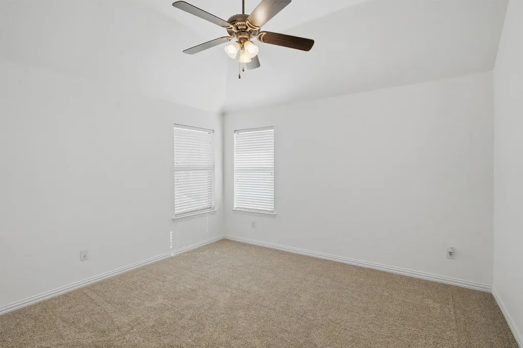 328 Tioga Street Burleson TX 76028
