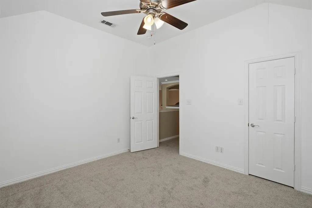328 Tioga Street Burleson TX 76028