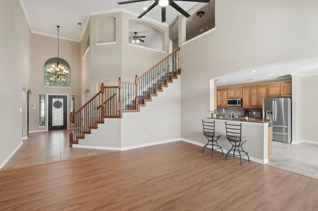 328 Tioga Street Burleson TX 76028
