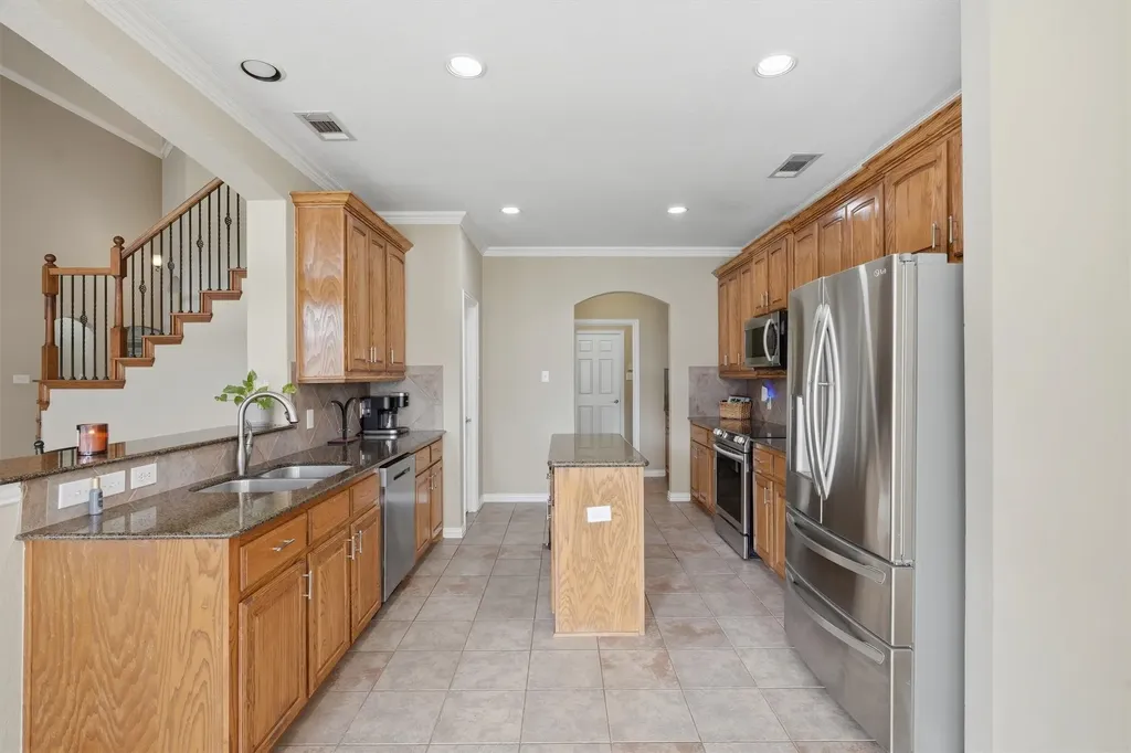 328 Tioga Street Burleson TX 76028