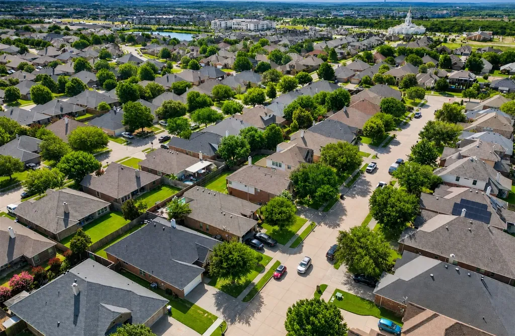 328 Tioga Street Burleson TX 76028