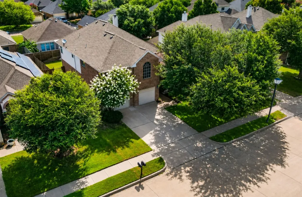 328 Tioga Street Burleson TX 76028