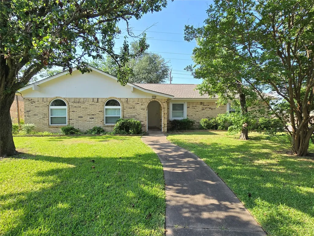 1000 Springdale Road Bedford TX 76021