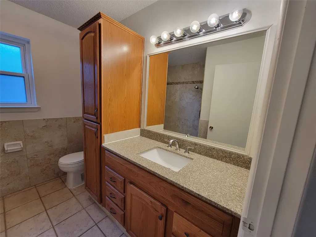 1000 Springdale Road Bedford TX 76021