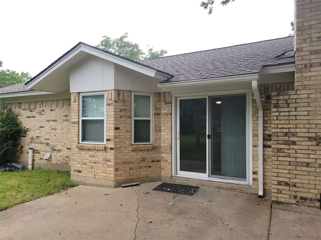1000 Springdale Road Bedford TX 76021