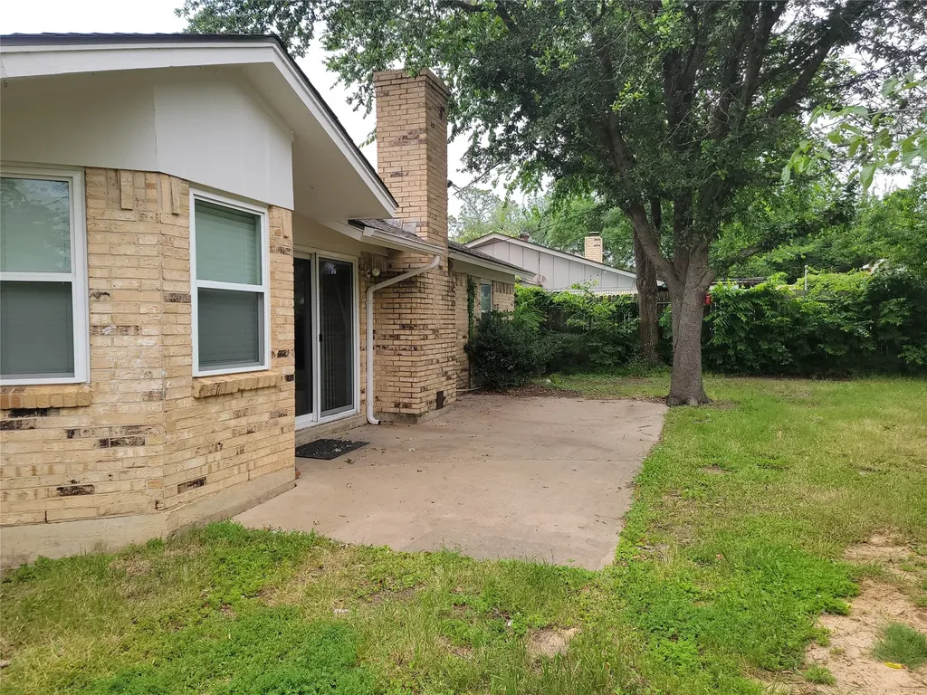 1000 Springdale Road Bedford TX 76021