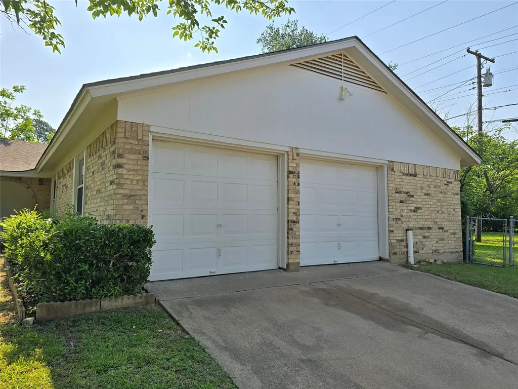 1000 Springdale Road Bedford TX 76021