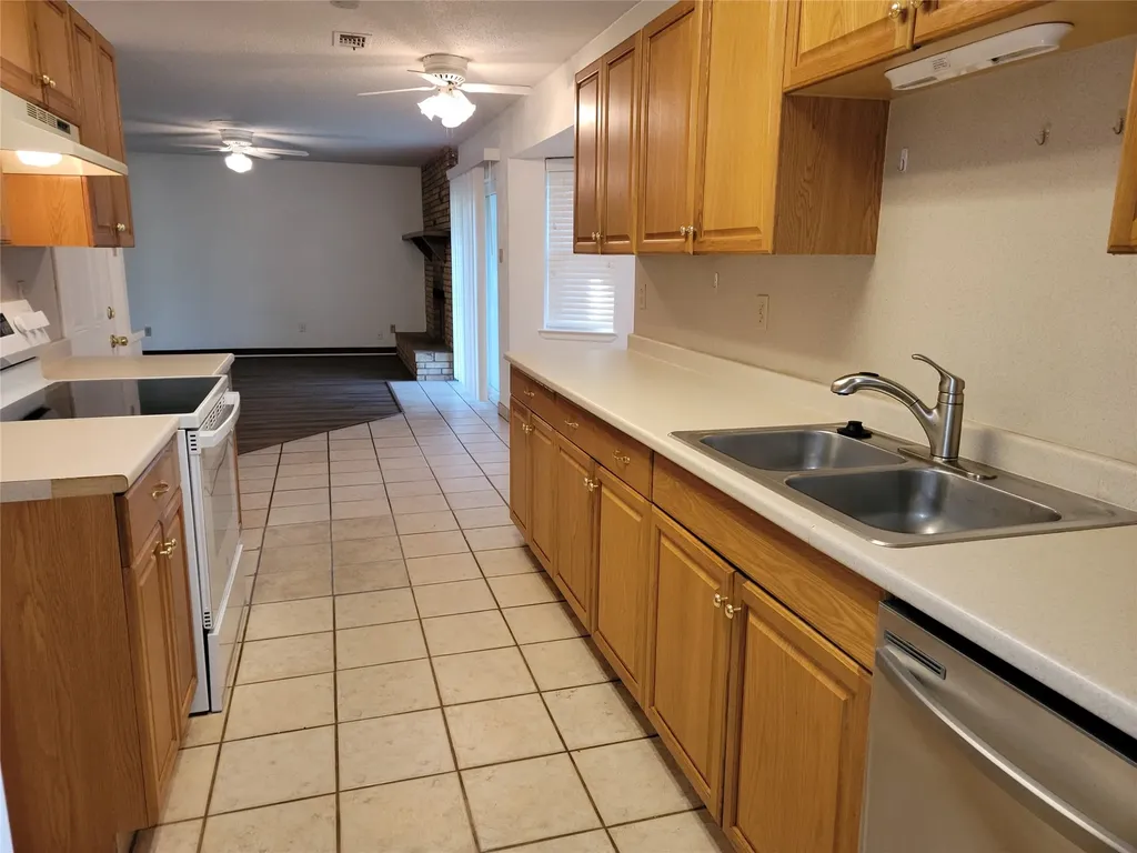 1000 Springdale Road Bedford TX 76021
