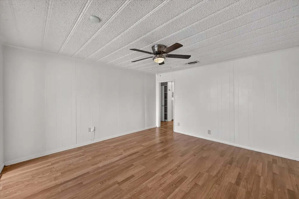 620 W Main Street Crowley TX 76036