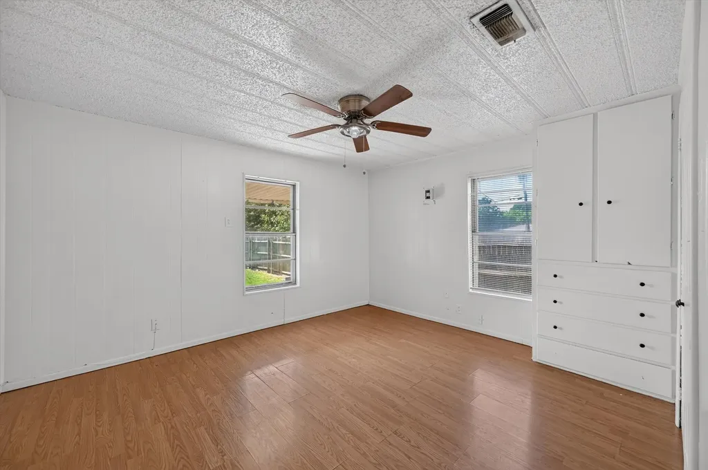 620 W Main Street Crowley TX 76036