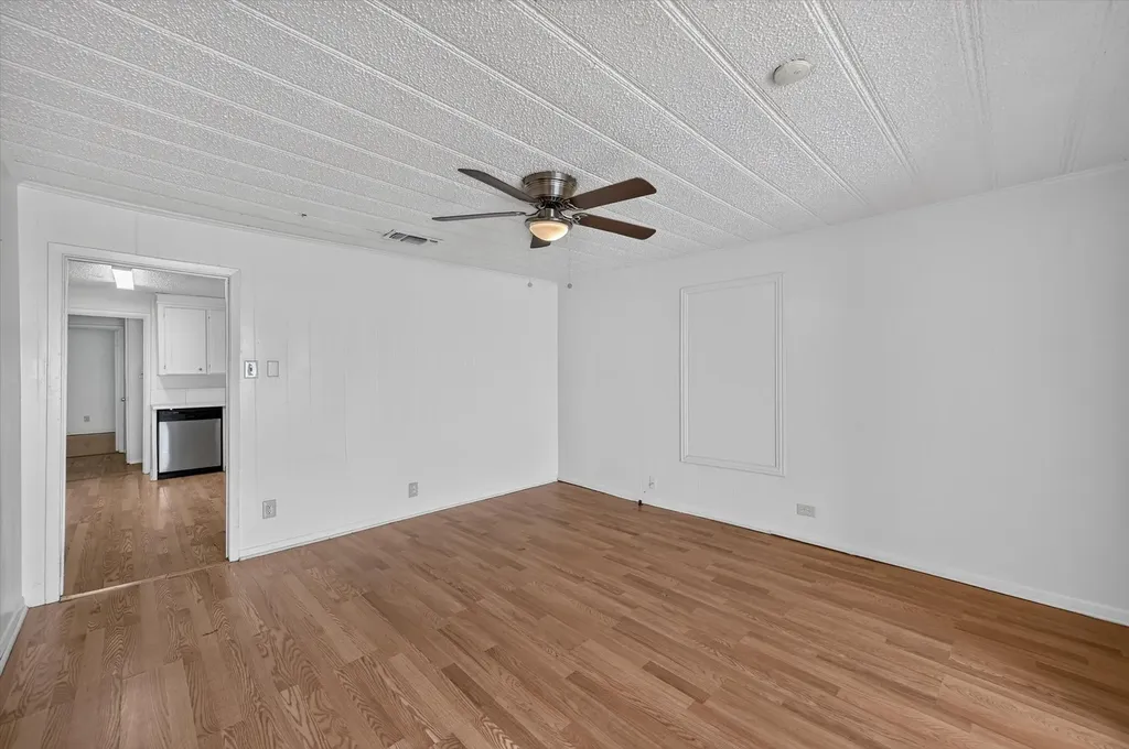 620 W Main Street Crowley TX 76036