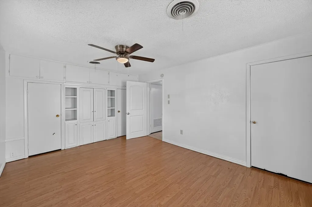 620 W Main Street Crowley TX 76036