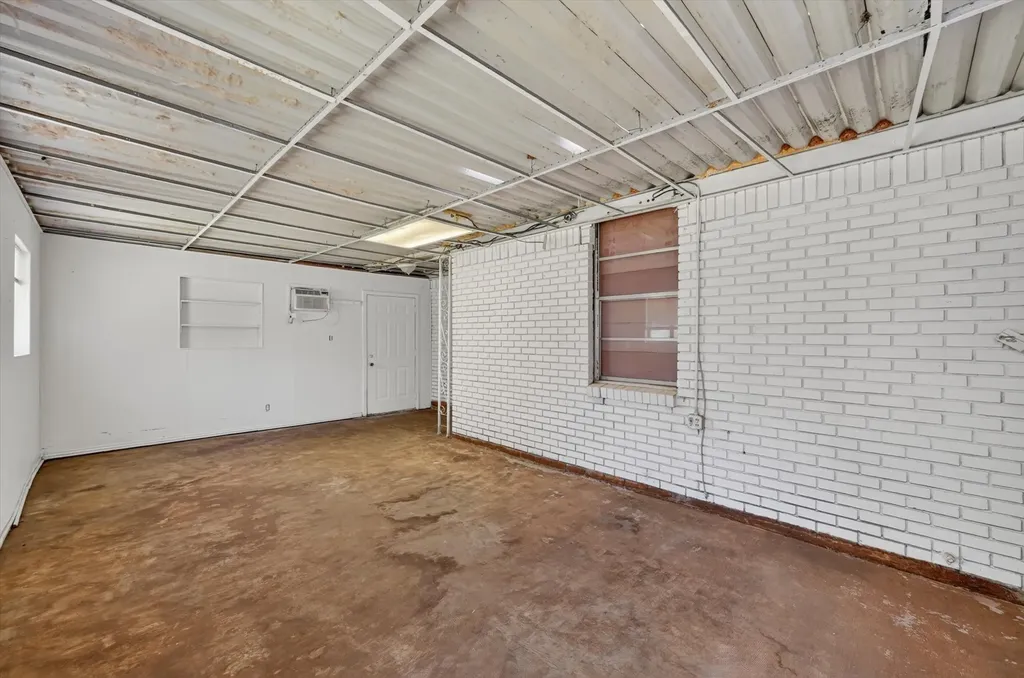 620 W Main Street Crowley TX 76036