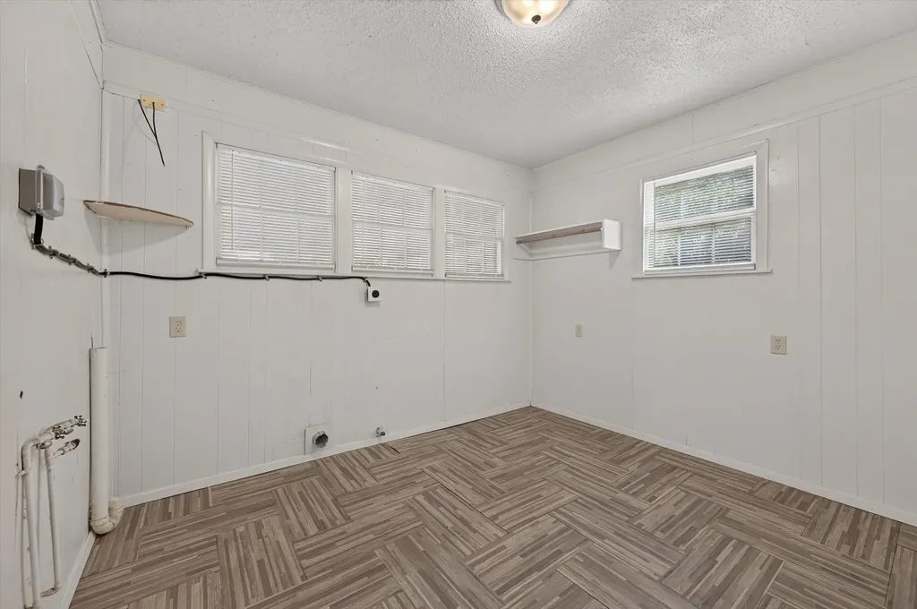 620 W Main Street Crowley TX 76036