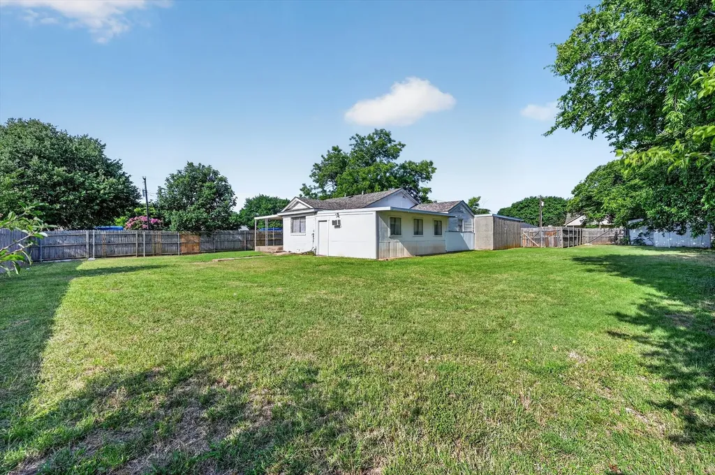 620 W Main Street Crowley TX 76036