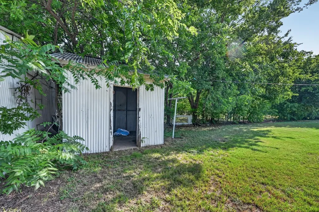 620 W Main Street Crowley TX 76036
