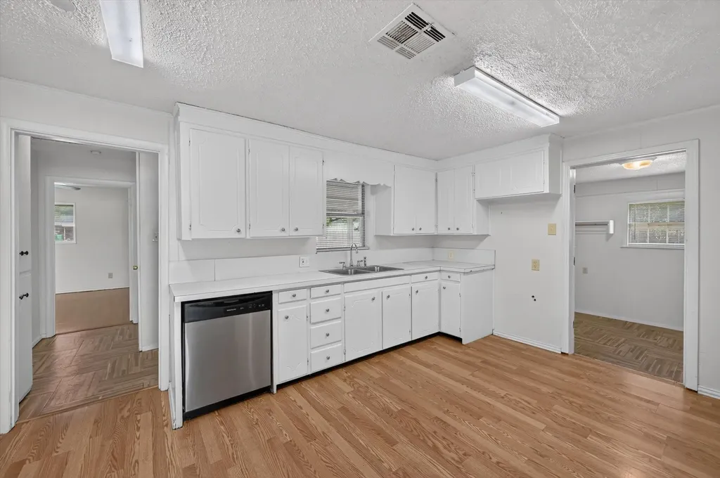 620 W Main Street Crowley TX 76036