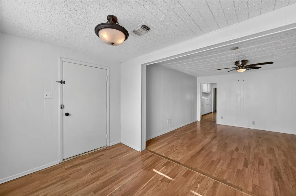 620 W Main Street Crowley TX 76036
