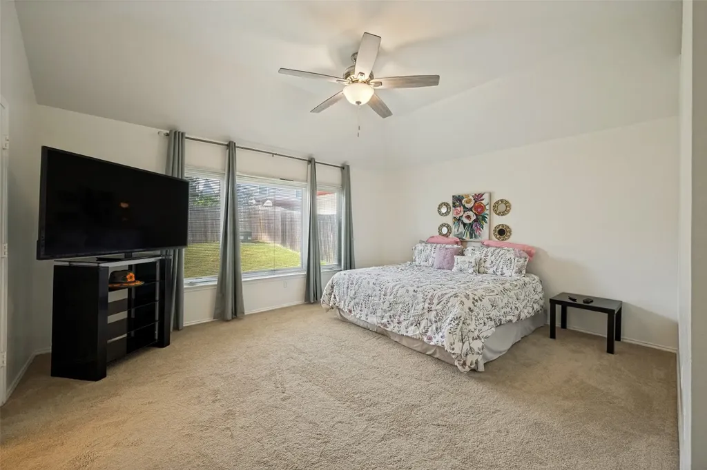 820 Wyndham Place Arlington TX 76017