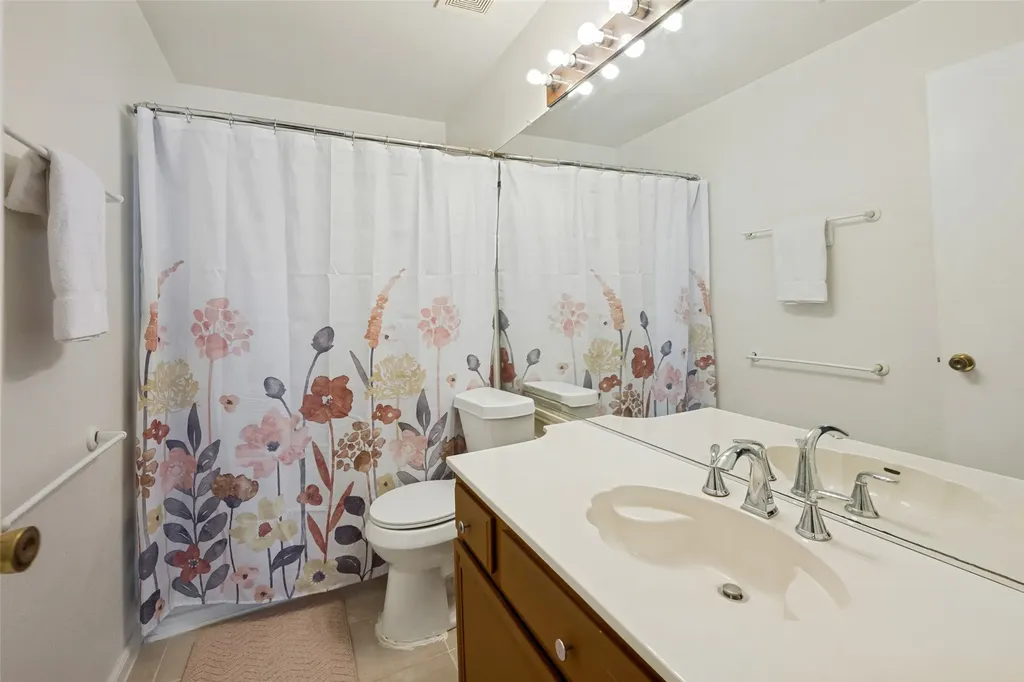 820 Wyndham Place Arlington TX 76017