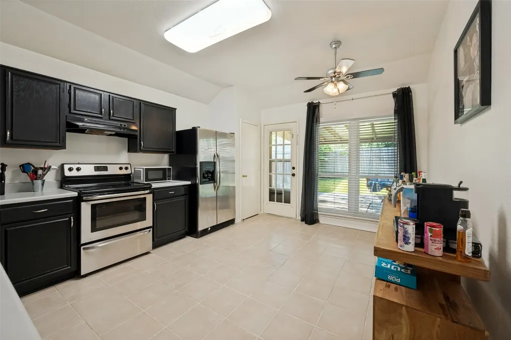 820 Wyndham Place Arlington TX 76017