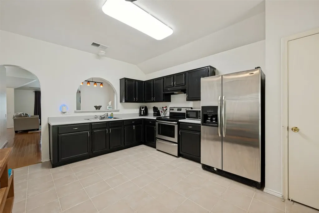 820 Wyndham Place Arlington TX 76017