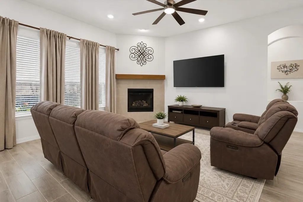 14817 Gilley Lane Fort Worth TX 76052