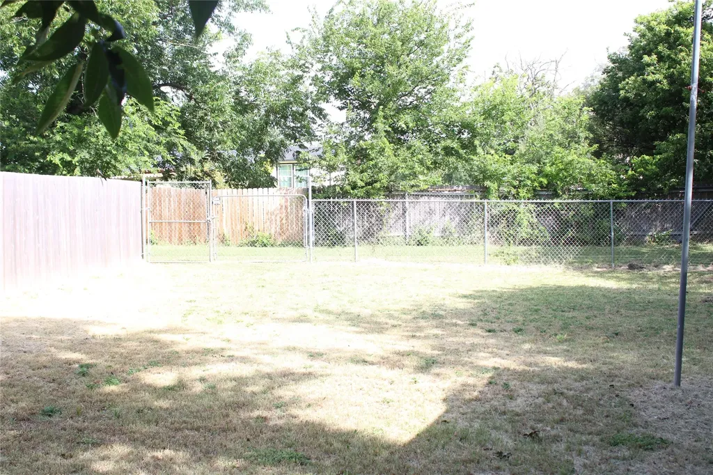 2817 Cleveland Avenue Waco TX 76711